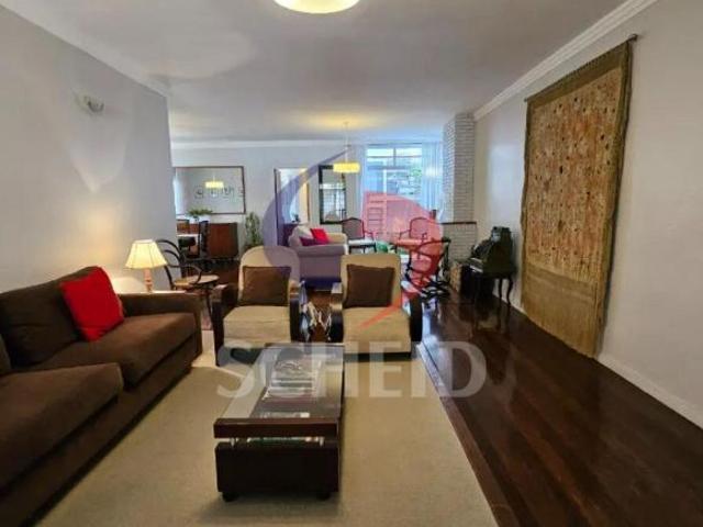 Casa para venda em Vila Cordeiro com 372m², 3 quartos, sendo 3 suítes, 4 vagas