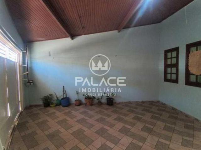 Casa para venda em Vila Cristina de 99.00m² com 2 Quartos, 1 Suite e 2 Garagens
