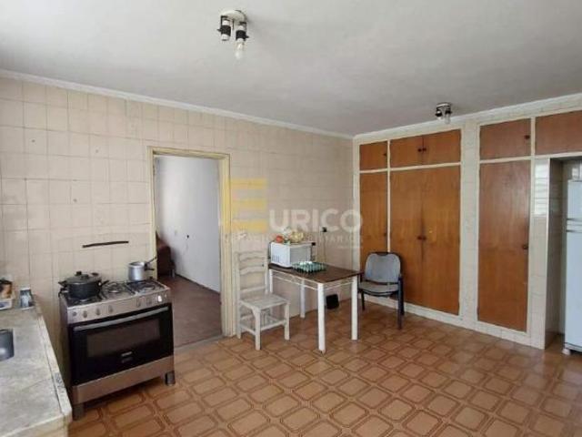Casa para venda em VILA GEORGINA de 210.00m² com 3 Quartos, 1 Suite e 4 Garagens