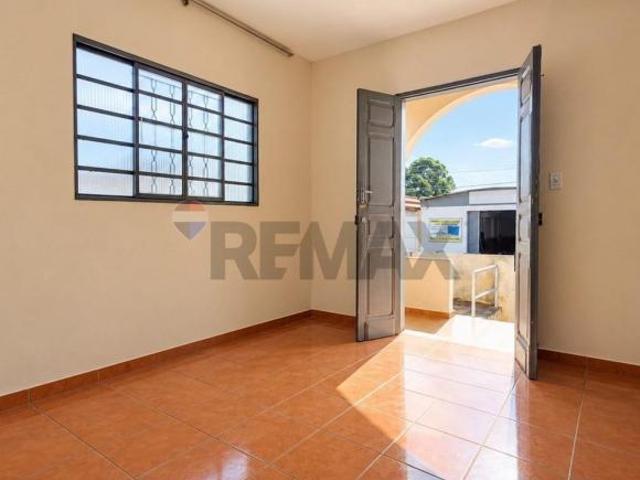 Casa para venda em Vila Guararapes de 99.86m² com 3 Quartos e 2 Garagens