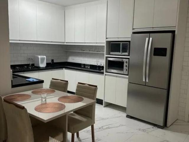 Casa para venda em Vila Guedes de 220.00m² com 3 Quartos, 2 Suites e 3 Garagens