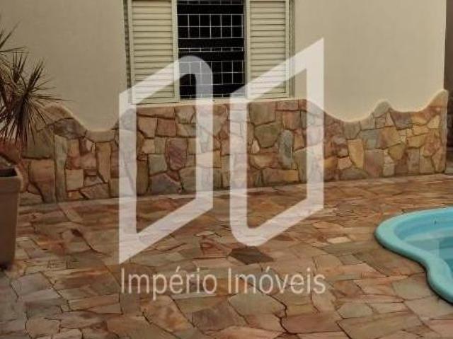Casa para venda em Vila Harmonia de 250.00m² com 3 Quartos, 2 Suites e 5 Garagens