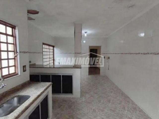 Casa para venda em Vila Hortência de 161.00m² com 3 Quartos, 1 Suite e 2 Garagens