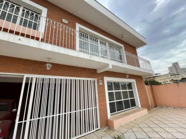 Casa para venda em Vila Hortência de 238.00m² com 4 Quartos, 1 Suite e 4 Garagens