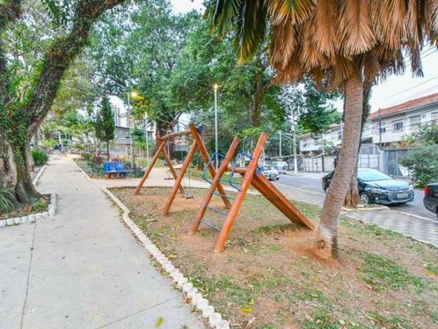 Casa para venda em Vila Mariana com 4 quartos, sendo 4 suítes, 290m²