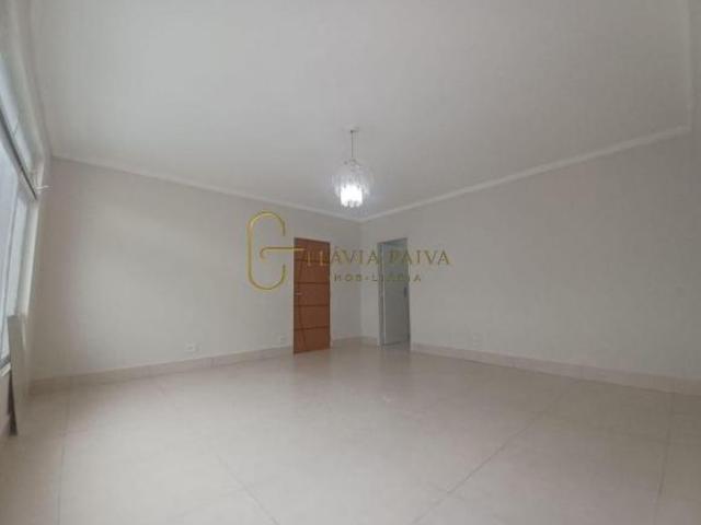 Casa para venda em Vila Monte Alegre de 190.00m² com 3 Quartos, 1 Suite e 3 Garagens