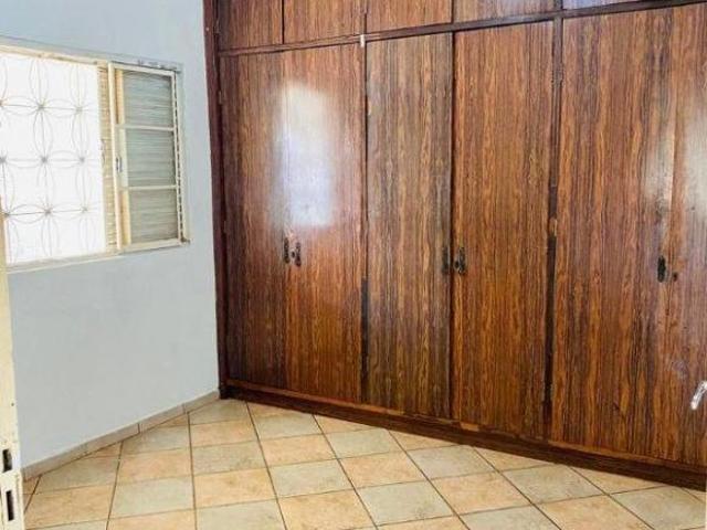 Casa para venda em Vila Ocidental de 242.00m² com 3 Quartos e 1 Garagem