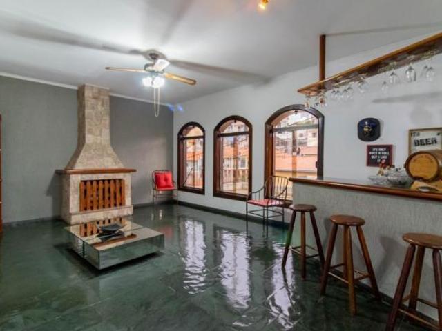 Casa para venda em Vila Rosália com 3 quartos, sendo 1 suíte, 269m²