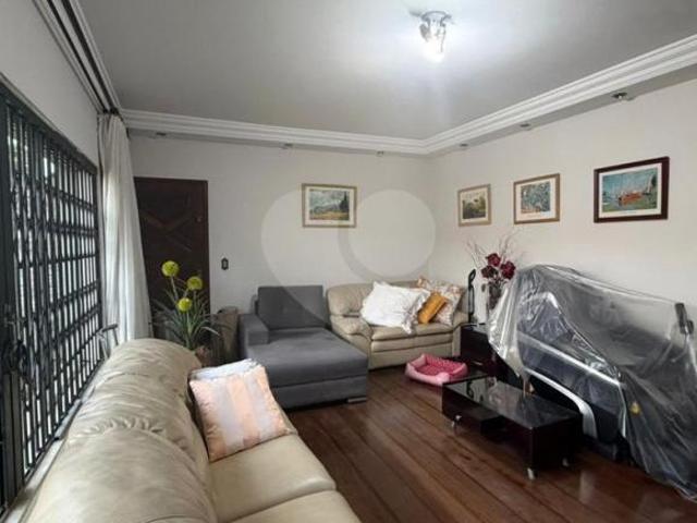 Casa para venda em Vila São Pedro de 186.00m² com 3 Quartos, 2 Suites e 4 Garagens