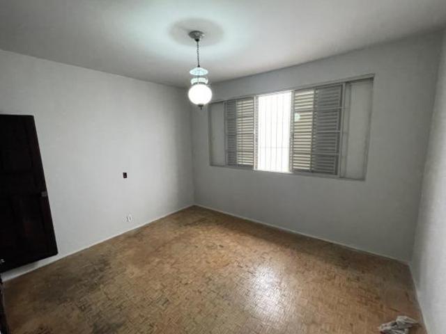 Casa para venda em Vila Santa Tereza de 350.00m² com 4 Quartos, 2 Suites e 5 Garagens