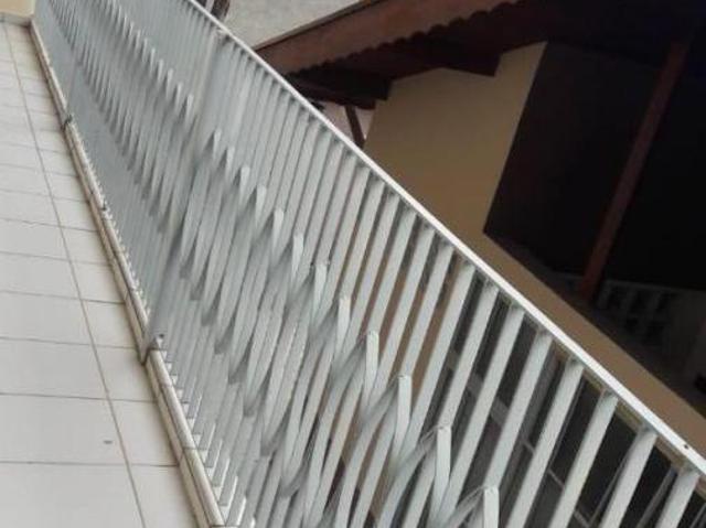 Casa para venda em Vila Santa Terezinha de 198.00m² com 4 Quartos, 1 Suite e 5 Garagens