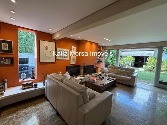Casa para venda ou locação, de alto padrão em Alto de Pinheiros, São Paulo SP: 4 Quartos, 2 Suítes