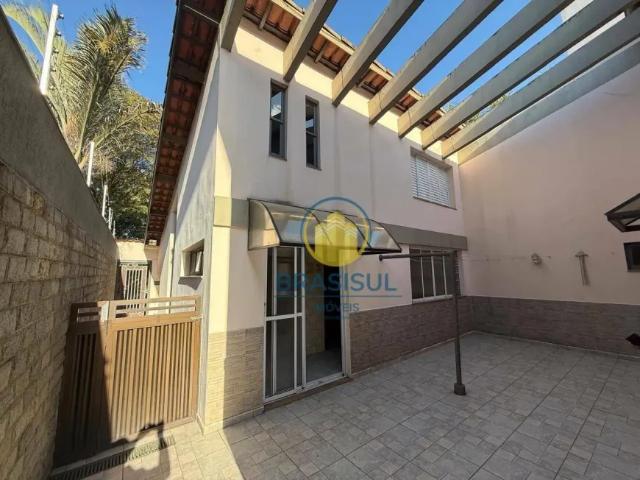 Casa para venda ou locação em interlagos com 528m²