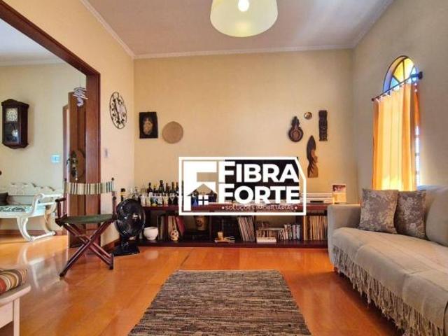 Casa para venda no bairro Jardim Nova Europa com 3 dormitórios e edícula