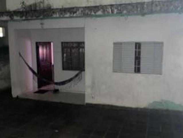 Casa para Venda por R$240.000,00 e Aluguel á R$1.800,00/Mês com 3 dormitórios, 3 vagas e 1 banheiro Limoeiro, São paulo / SP