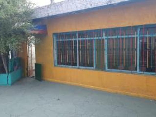 Casa para Venda por R$370.000,00 e Aluguel á R$2.500,00/Mês com 250m², 3 dormitórios, 1 suite e 3 vagas Vila libanesa, São paulo / SP
