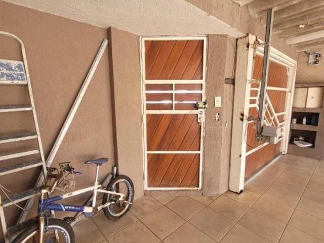 Casa para Venda por R$650.000,00 com 256m², 3 dormitórios, 2 vagas e 2 banheiros Ermelino matarazz