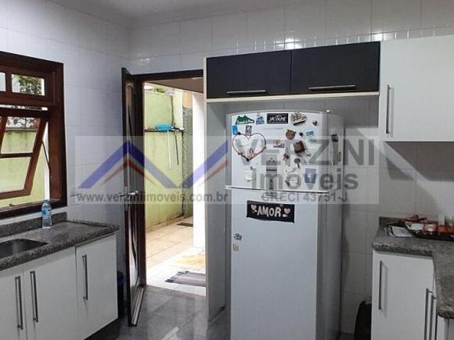 Casa para Venda por R$960.000,00 com 246m², 3 vagas, 1 suite e 3 dormitórios Parque renato maia, G
