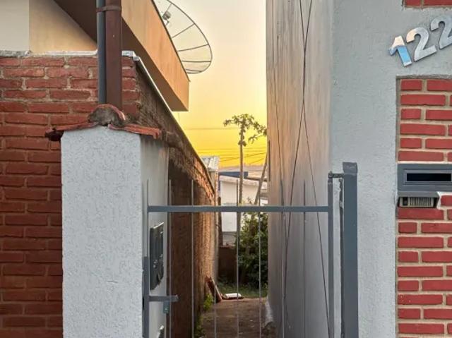 Casa para venda possui 175 metros quadrados com 2 quartos