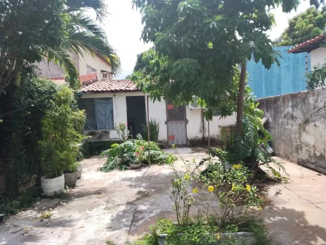 Casa para venda possui 240 metros quadrados com 2 quartos em Mafuá Teresina PI