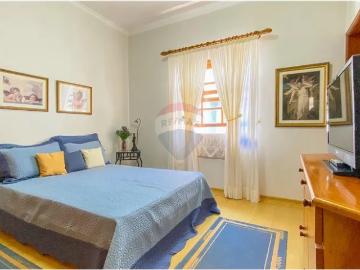 Casa para venda possui 275 metros quadrados com 5 quartos em Cambuci São Paulo SP