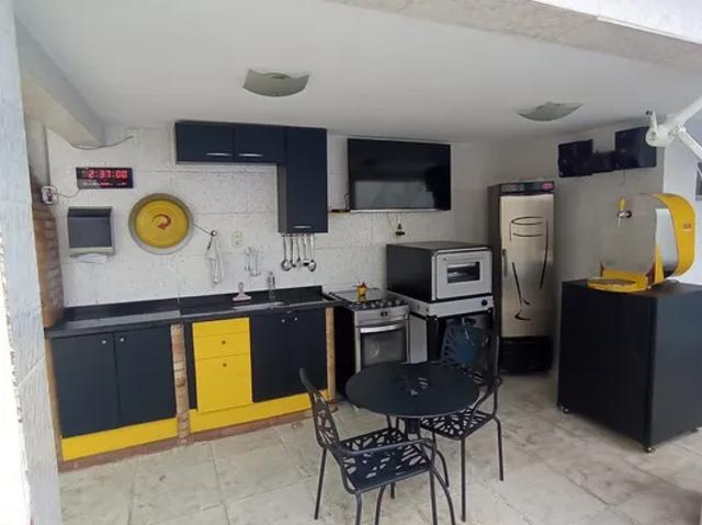 Casa para venda possui 200 metros quadrados com 4 quartos