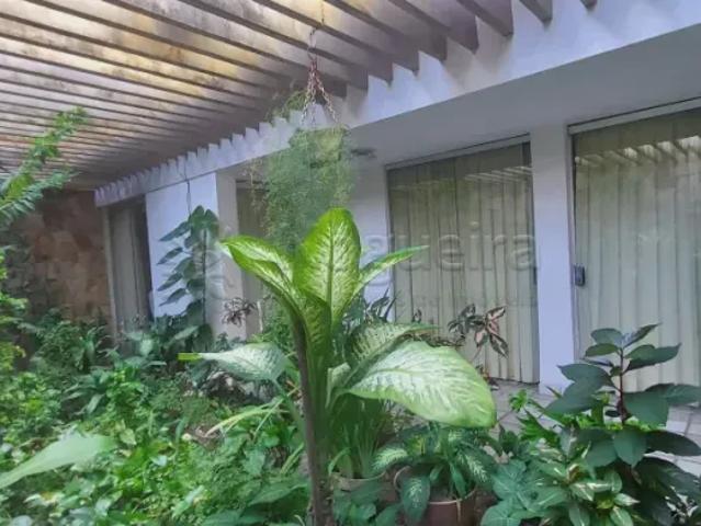 Casa para venda possui 350 m² com 3 quartos em Candeias