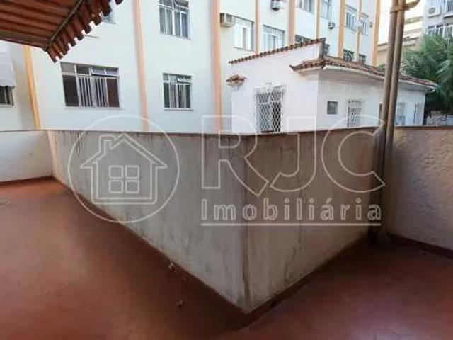 Casa para venda possui 454 metros quadrados com 3 quartos em Andaraí Rio de Janeiro RJ