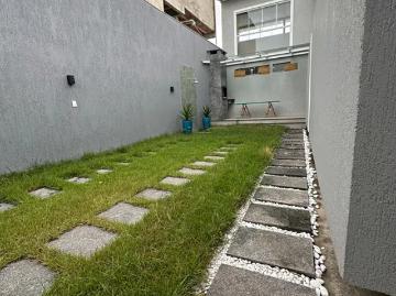 Casa para venda tem 180 metros quadrados com 1 quarto em Chácaras Arcampo Duque de Caxias RJ
