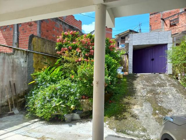 Casa para venda tem 270 metros quadrados com 6 quartos em Sussuarana Salvador BA