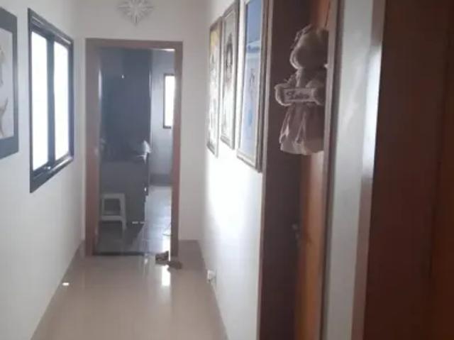 Casa para venda tem 206 m2, 409 m2 de terreno Mobiliada. No Jardins Madri Goiânia Goiás
