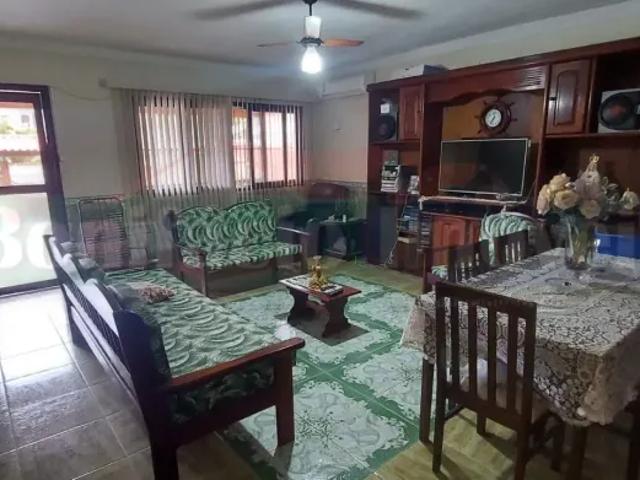 Casa para venda tem 219 metros quadrados com 2 quartos em Raia Bacaxá Saquarema RJ