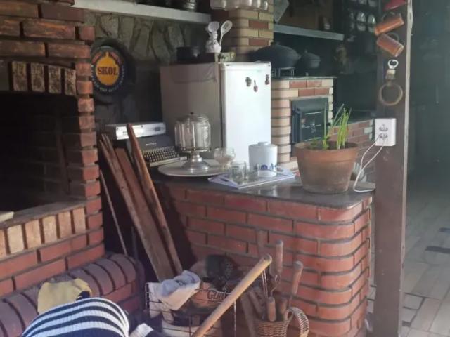 Casa para venda tem 374 metros quadrados com 4 quartos em Centro Resende RJ