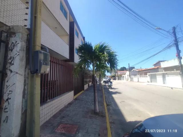 Casa para venda tem 396 metros quadrados com 4 quartos em Parquelândia Fortaleza Ceará