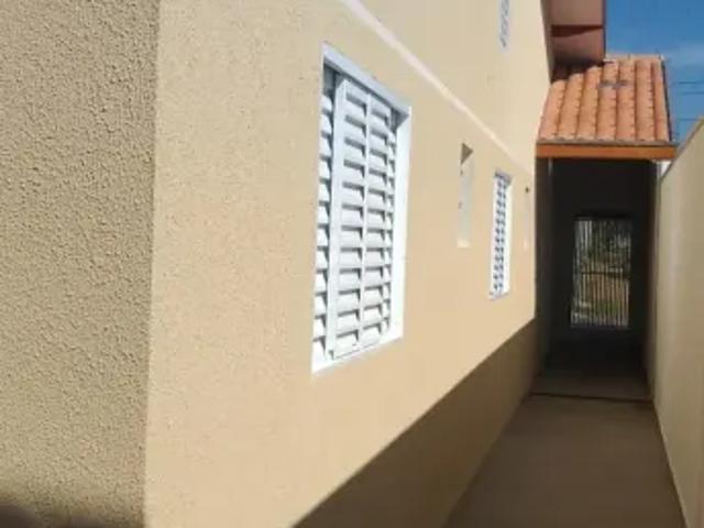 Casa para venda tem 70 metros quadrados com 2 quartos
