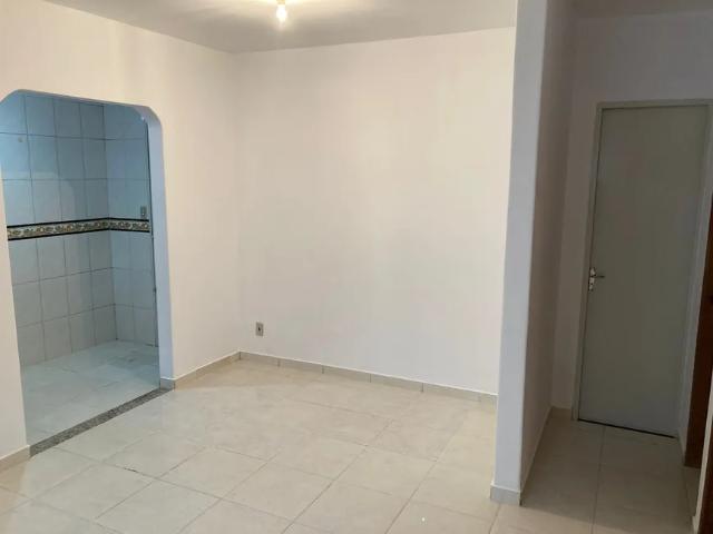 Casa para venda tem 90 metros quadrados com 2 quartos