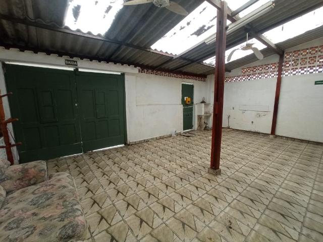 Casa para Venda/Aluguel com 4 quartos, 182 m² por R$ 1.200.000