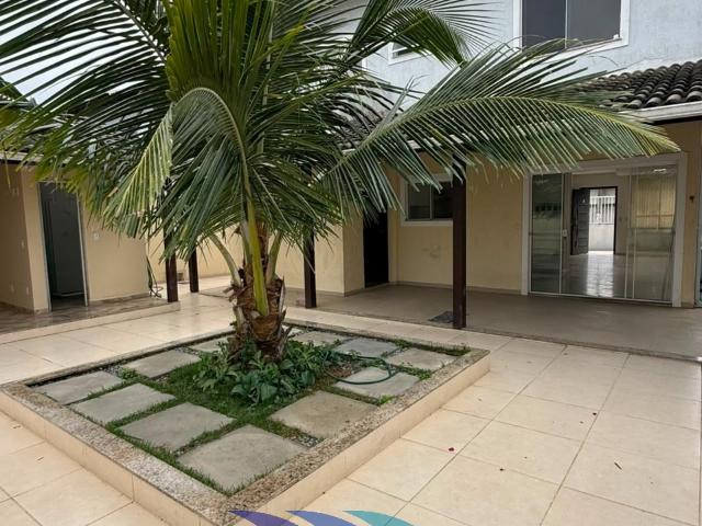 Casa para Venda/Aluguel com 4 quartos, 220 m² por R$ 750.000