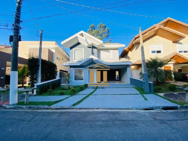 Casa para Venda/Aluguel com 4 quartos, 230 m² por R$ 1.950.000