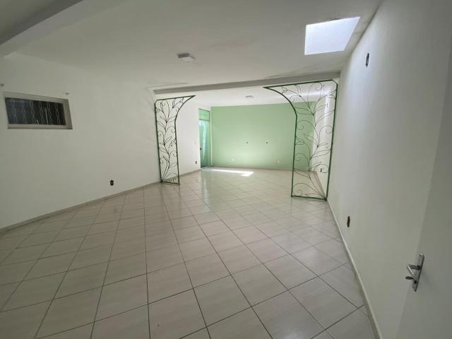 Casa para Venda/Aluguel com 4 quartos, 233 m² por R$ 1.580.000