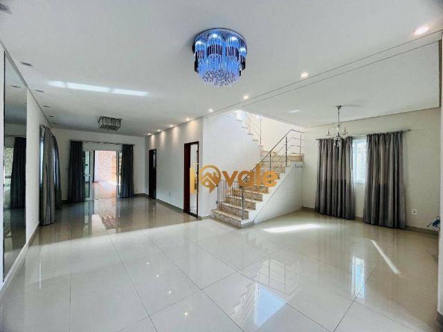 Casa para Venda/Aluguel com 4 quartos, 245 m² por R$ 2.400.000