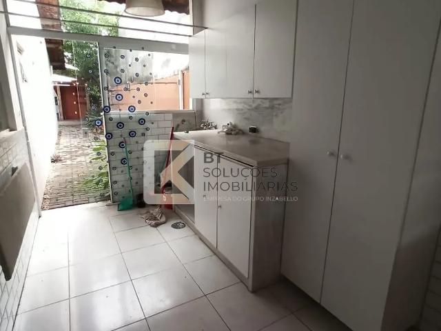 Casa para Venda/Aluguel com 4 quartos, 250 m² por R$ 890.000