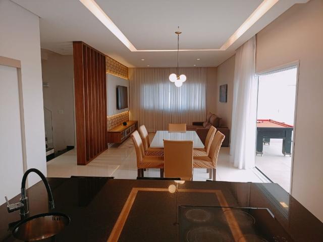 Casa para Venda/Aluguel com 4 quartos, 302 m² por R$ 3.405.000