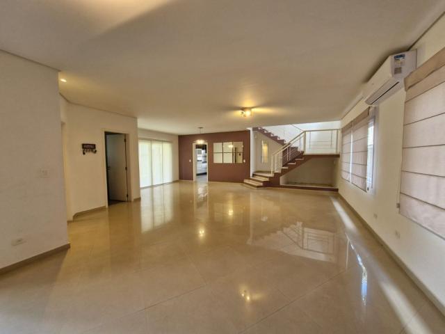 Casa para Venda/Aluguel com 4 quartos, 324 m² por R$ 2.200.000