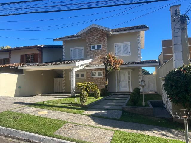Casa para Venda/Aluguel com 4 quartos, 335 m² por R$ 1.980.000