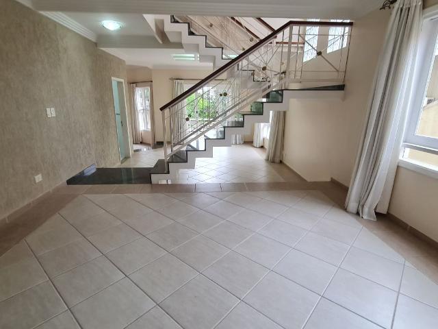 Casa para Venda/Aluguel com 4 quartos, 335 m² por R$ 1.980.000