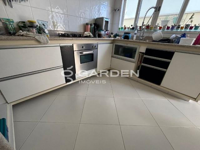 Casa para Venda/Aluguel com 4 quartos, 375 m² por R$ 2.300.000