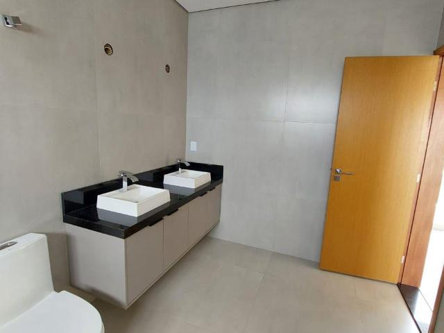 Casa para Venda/Aluguel com 4 quartos, 394 m² por R$ 4.500.300
