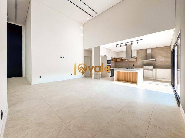 Casa para Venda/Aluguel com 4 quartos, 390 m² por R$ 2.950.000