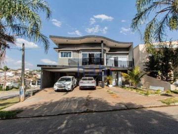 Casa para Venda/Aluguel com 4 quartos, 450 m² por R$ 1.300.000